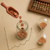 Les indices boursiers grimpent depuis janvier : faut-il investir maintenant ou attendre la prochaine correction ?